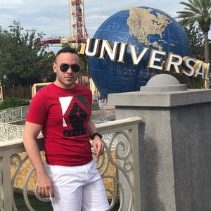 Meet your Posher, Adolfo